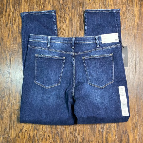 NWT Silver Jeans Plus Calley Straight Leg Jeans - Picture 3 of 4